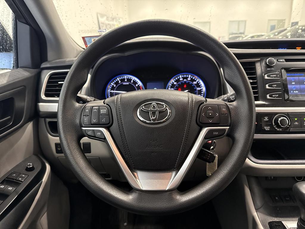 Thumbnail: 2015 Toyota Highlander - 12