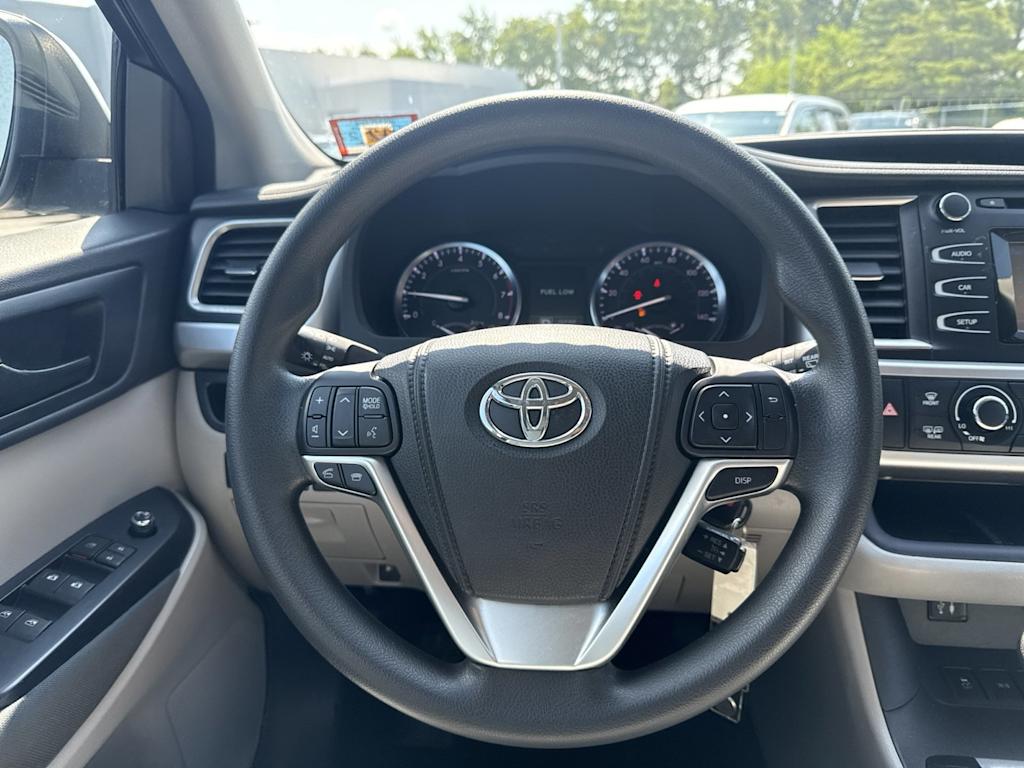Thumbnail: 2015 Toyota Highlander - 12