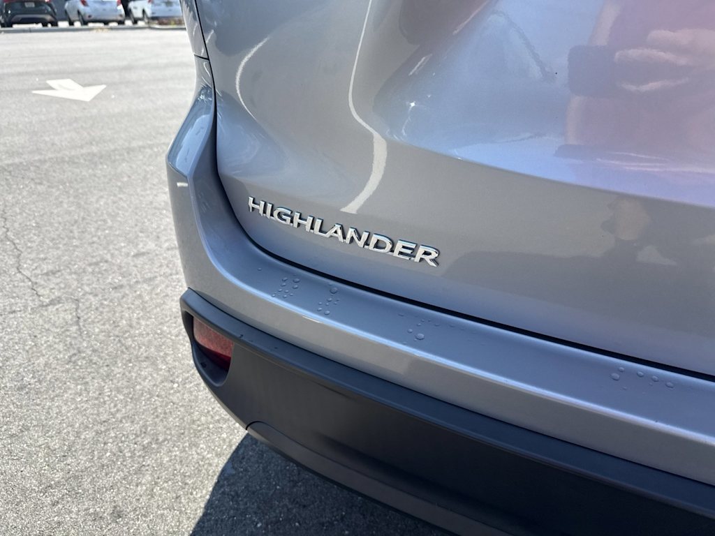 Thumbnail: 2015 Toyota Highlander - 6