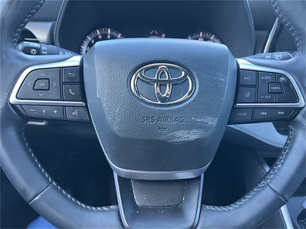 2022 Toyota Highlander LE 14