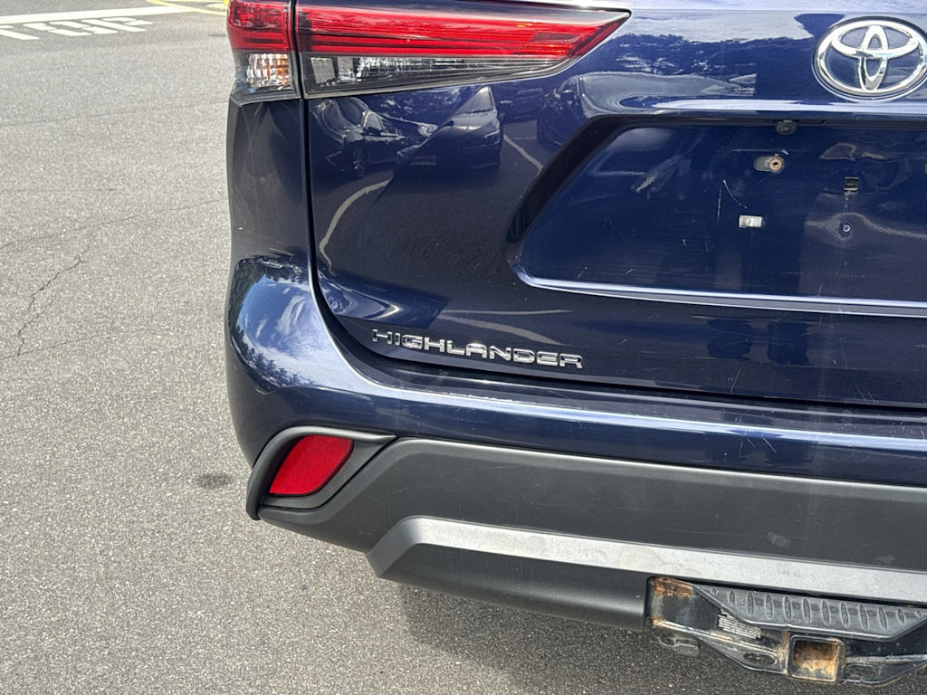 Thumbnail: 2022 Toyota Highlander - 6