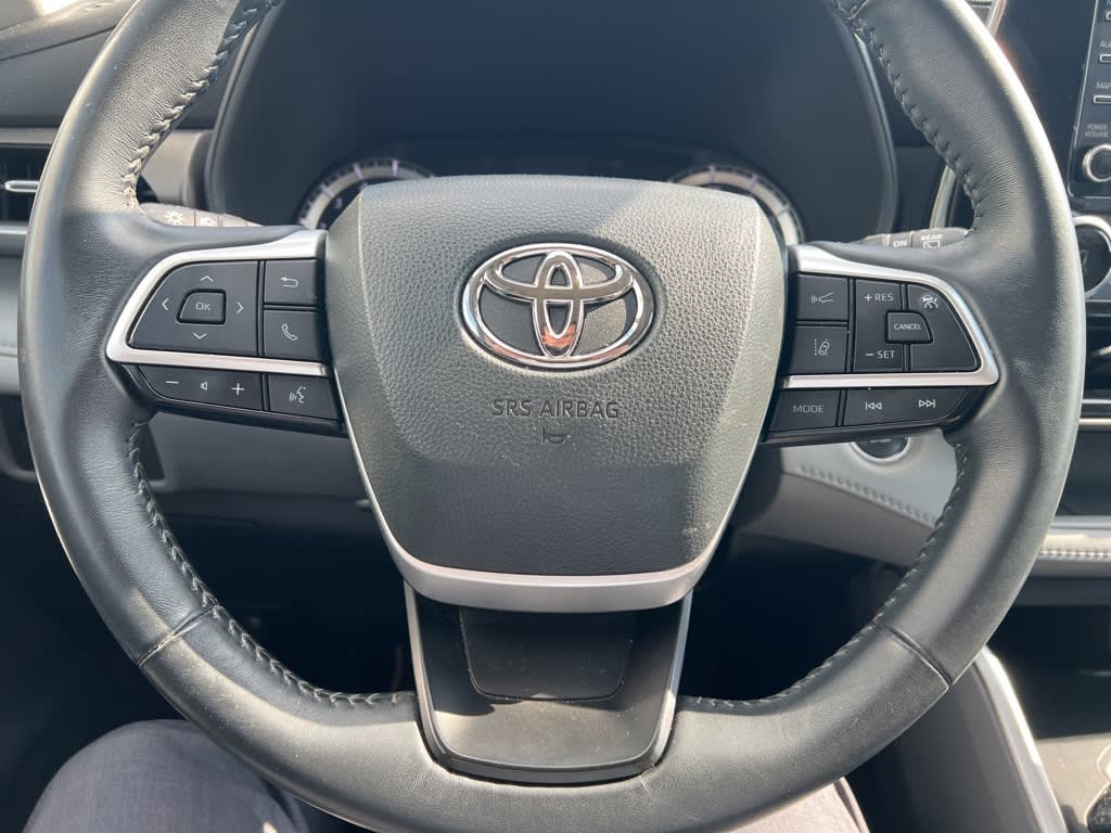 Thumbnail: 2022 Toyota Highlander - 18