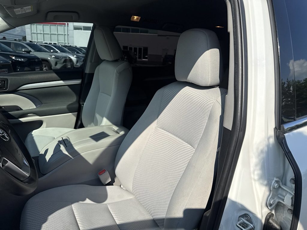 Thumbnail: 2019 Toyota Highlander - 9