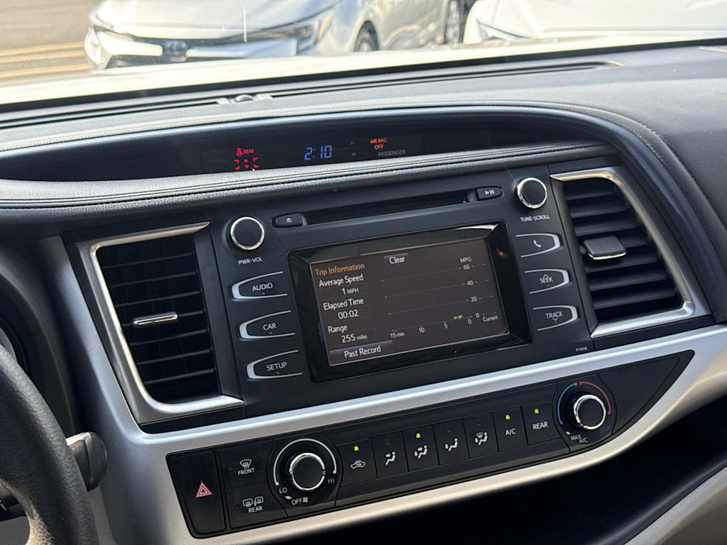 Thumbnail: 2019 Toyota Highlander - 14