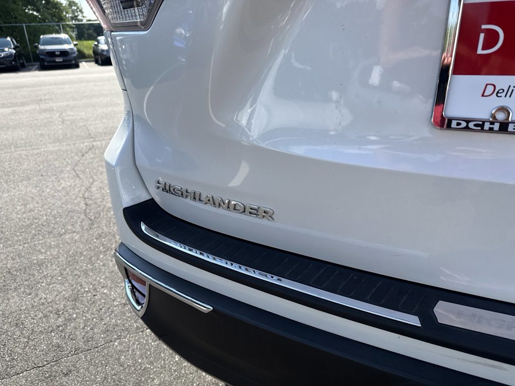 Thumbnail: 2019 Toyota Highlander - 6