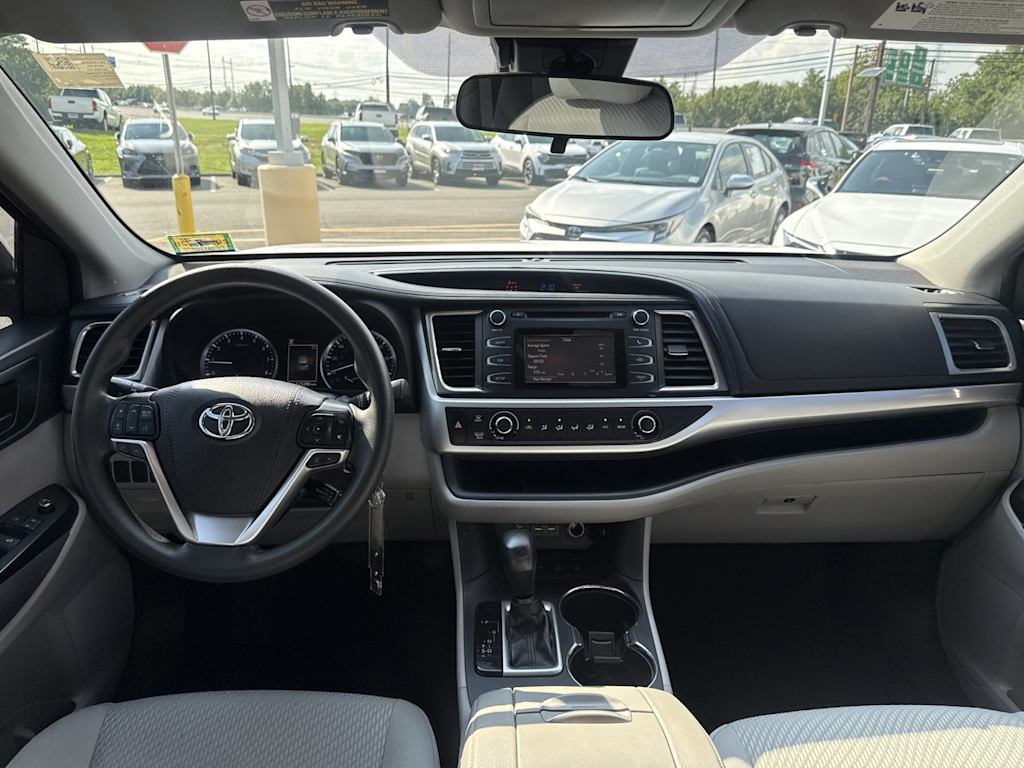 Thumbnail: 2019 Toyota Highlander - 13