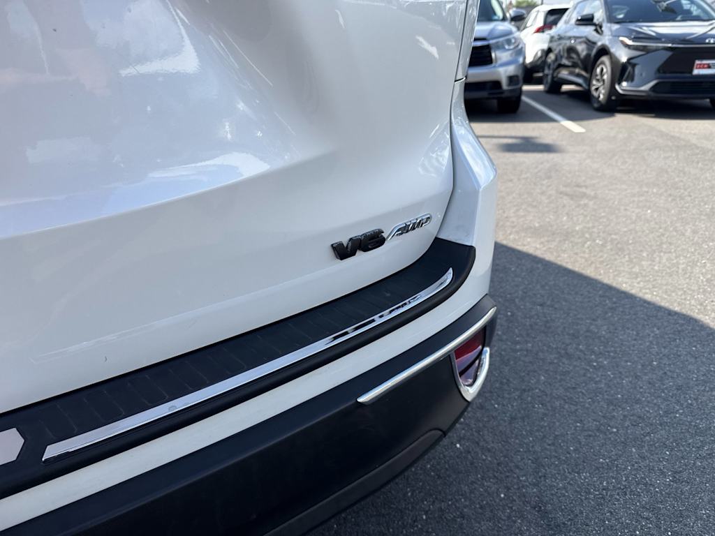 Thumbnail: 2019 Toyota Highlander - 19