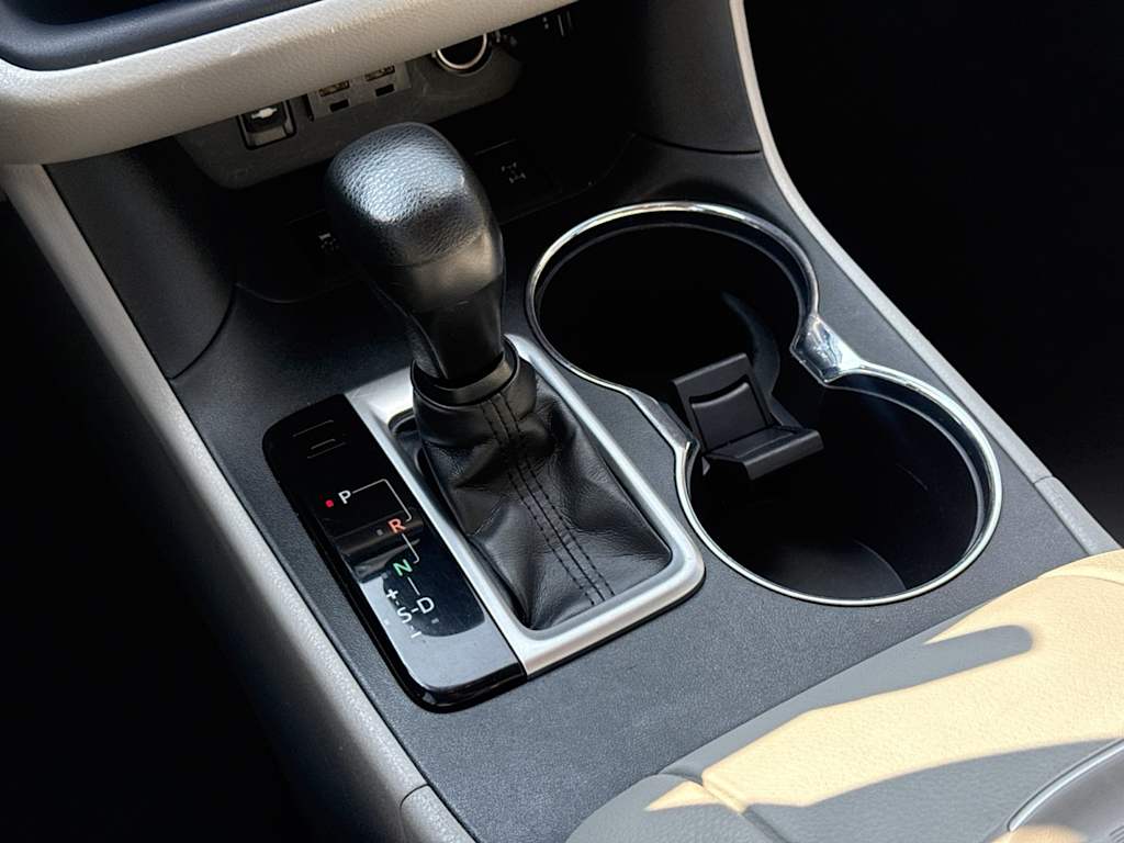 Thumbnail: 2019 Toyota Highlander - 15