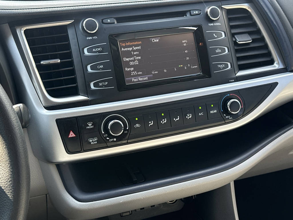 Thumbnail: 2019 Toyota Highlander - 21