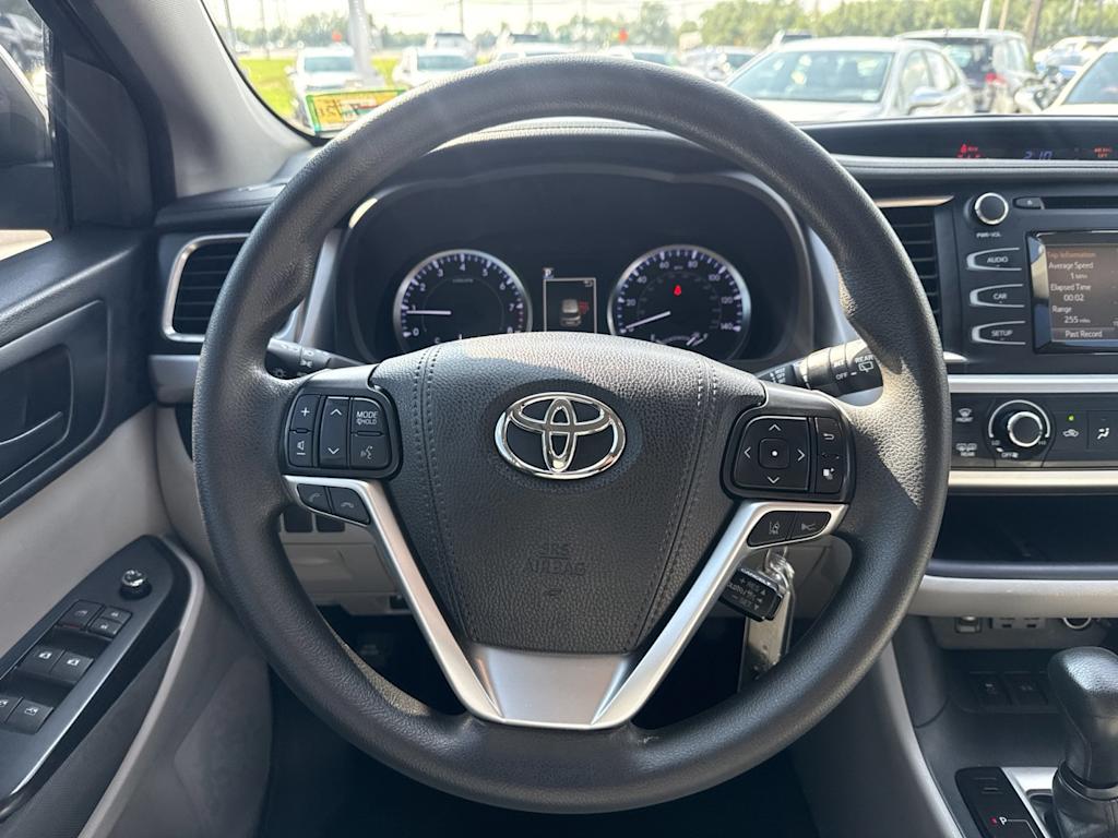 Thumbnail: 2019 Toyota Highlander - 12