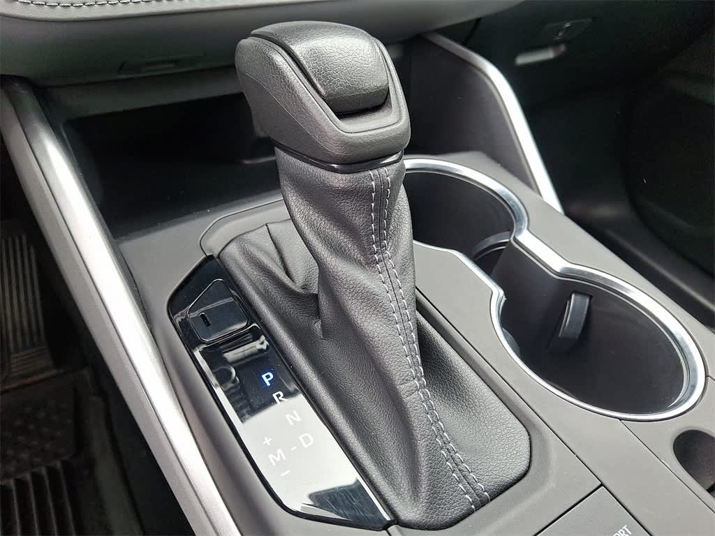 Thumbnail: 2022 Toyota Highlander - 14