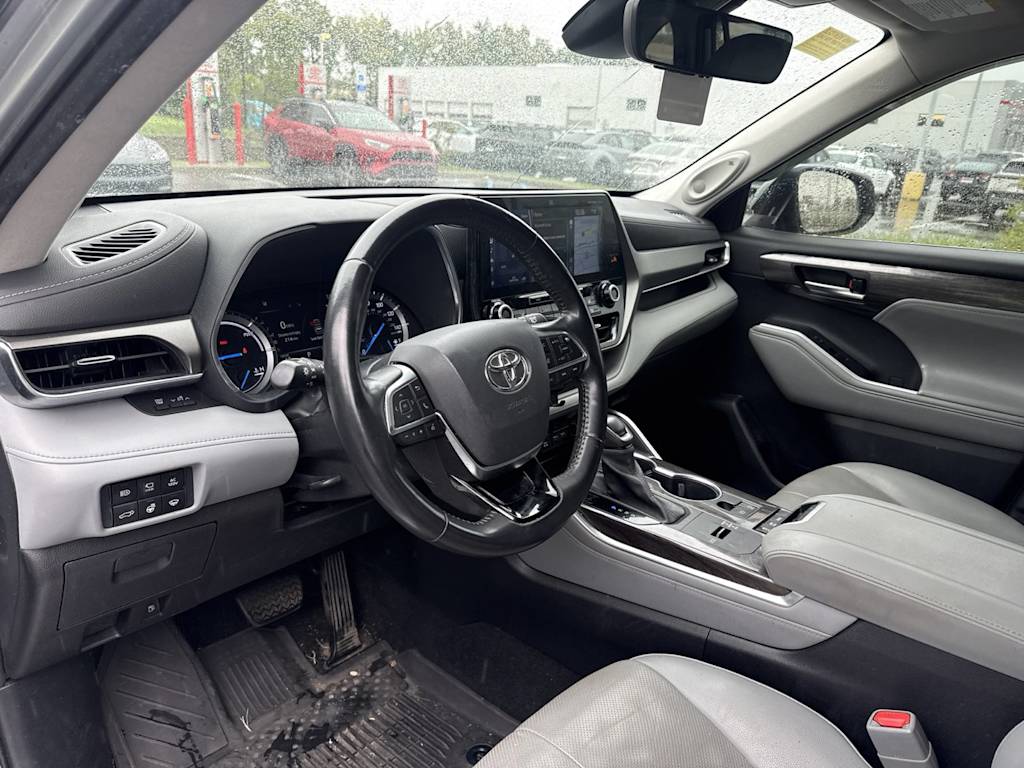 Thumbnail: 2021 Toyota Highlander - 2