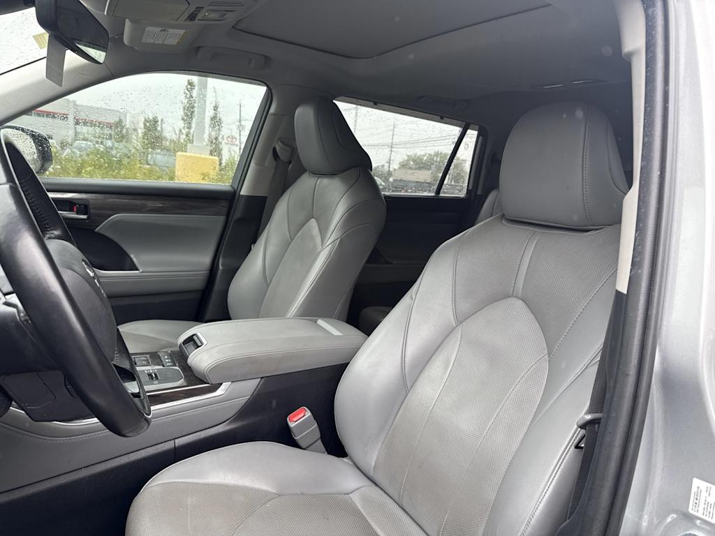 Thumbnail: 2021 Toyota Highlander - 8