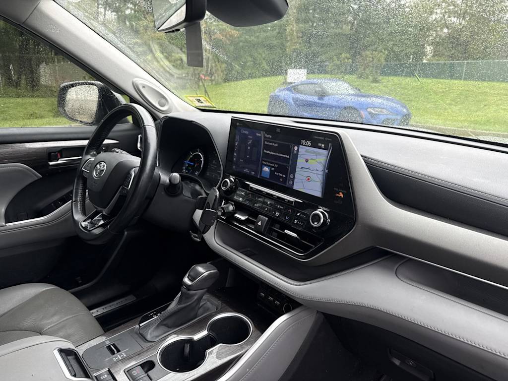 Thumbnail: 2021 Toyota Highlander - 7
