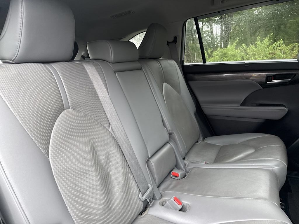 Thumbnail: 2021 Toyota Highlander - 21