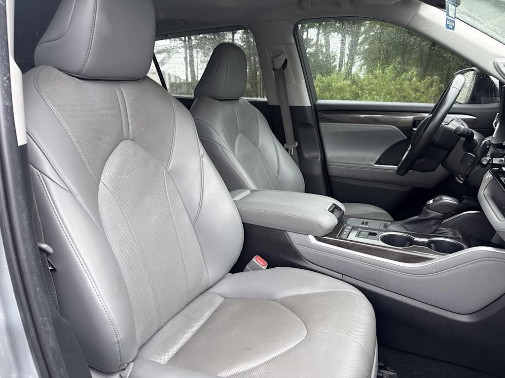 Thumbnail: 2021 Toyota Highlander - 9