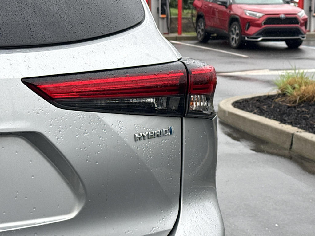 Thumbnail: 2021 Toyota Highlander - 18