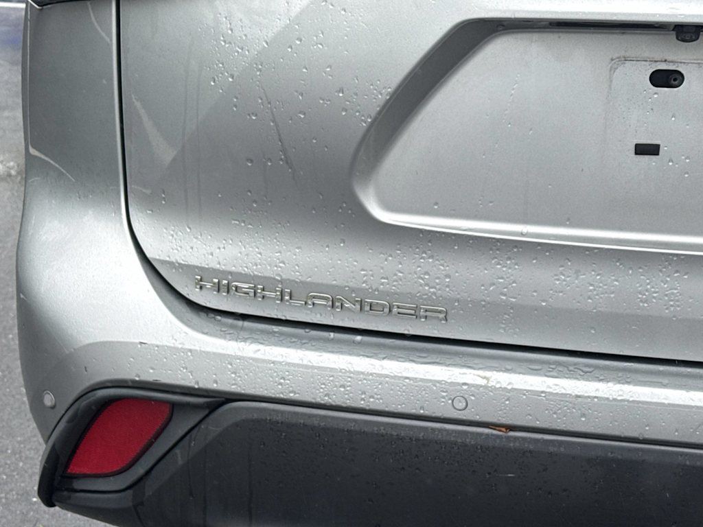 Thumbnail: 2021 Toyota Highlander - 20