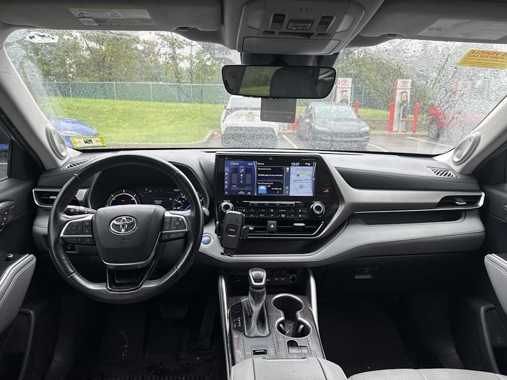 Thumbnail: 2021 Toyota Highlander - 12
