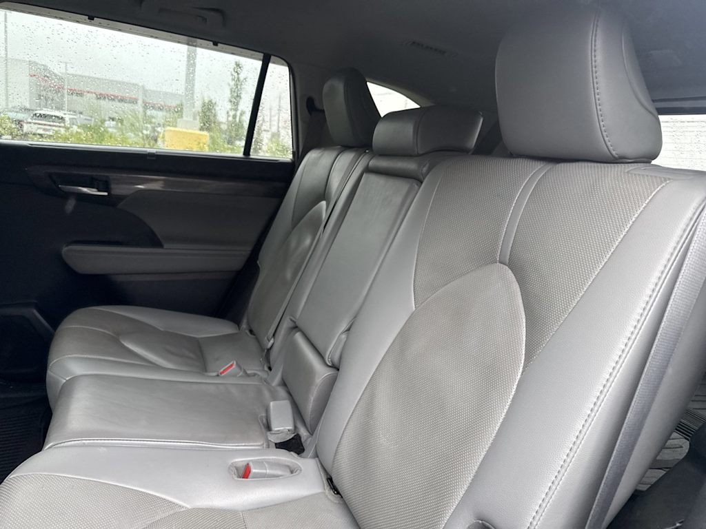 Thumbnail: 2021 Toyota Highlander - 10