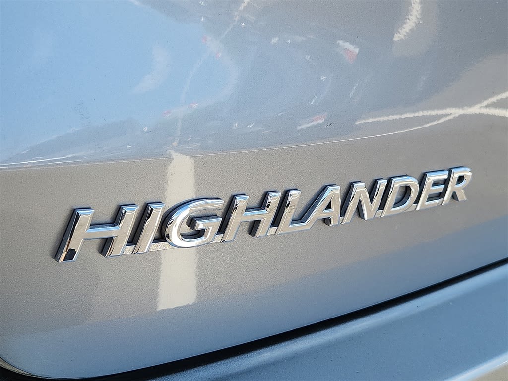 2015 Toyota Highlander Limited 29