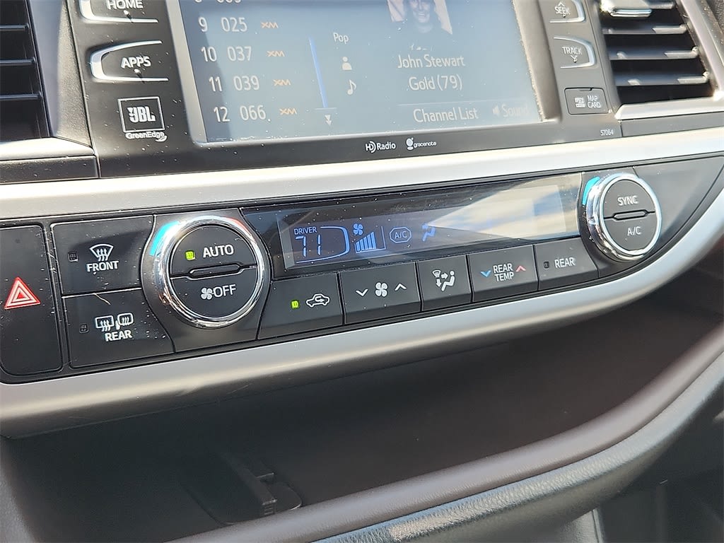2015 Toyota Highlander Limited 21