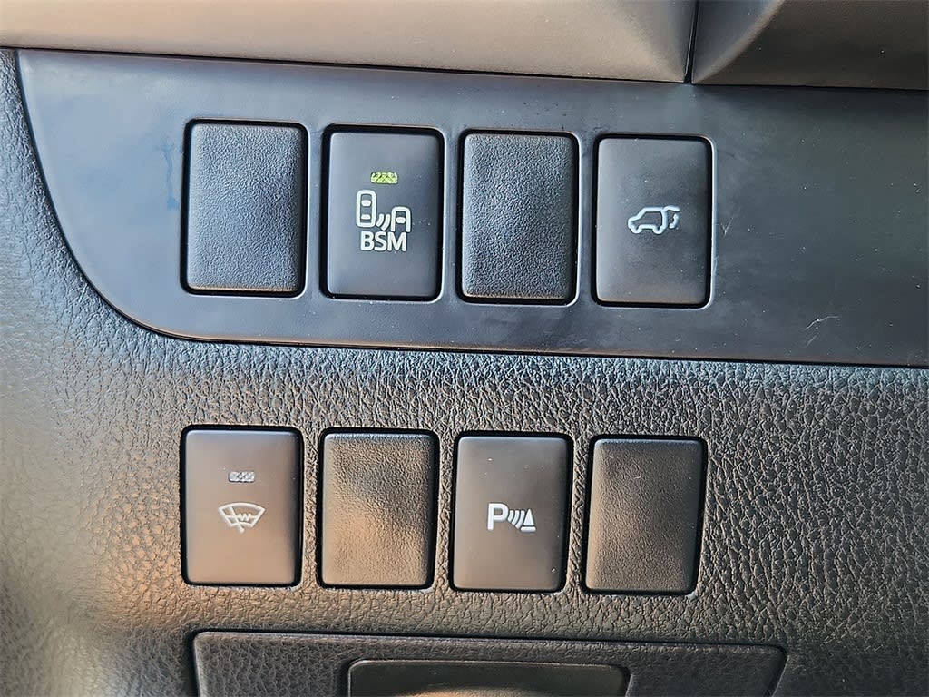 2015 Toyota Highlander Limited 25