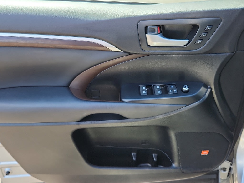 2015 Toyota Highlander Limited 20