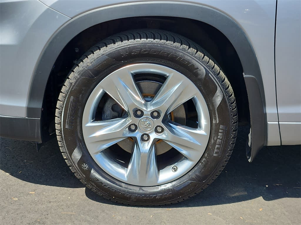 2015 Toyota Highlander Limited 8