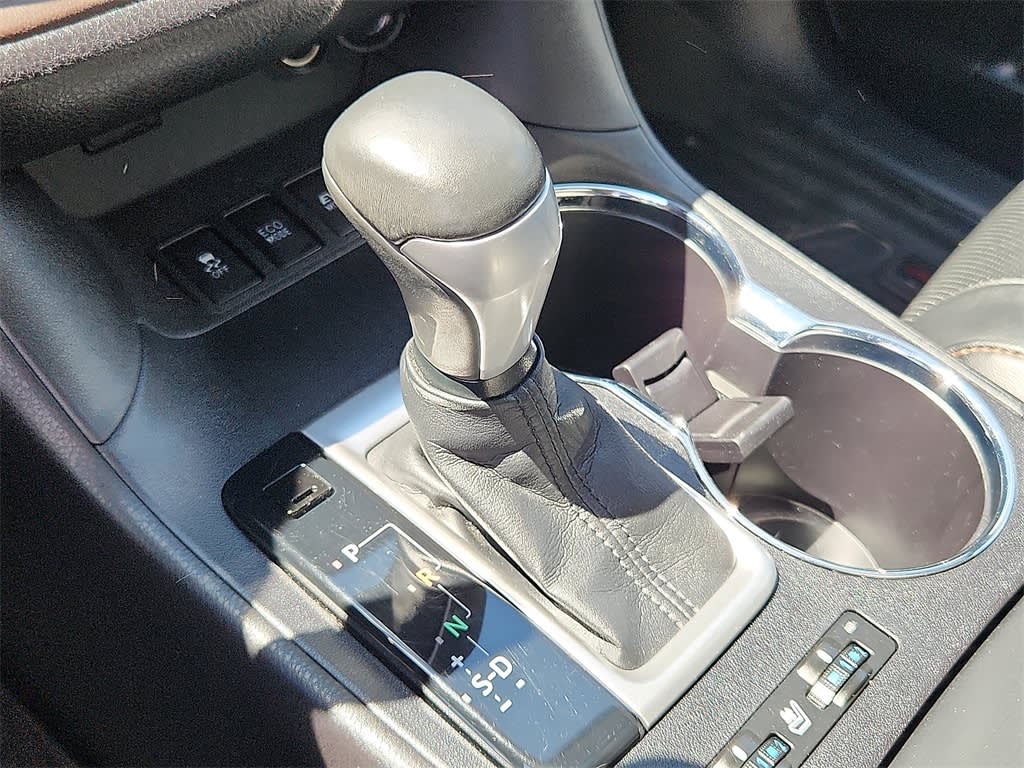 2015 Toyota Highlander Limited 13