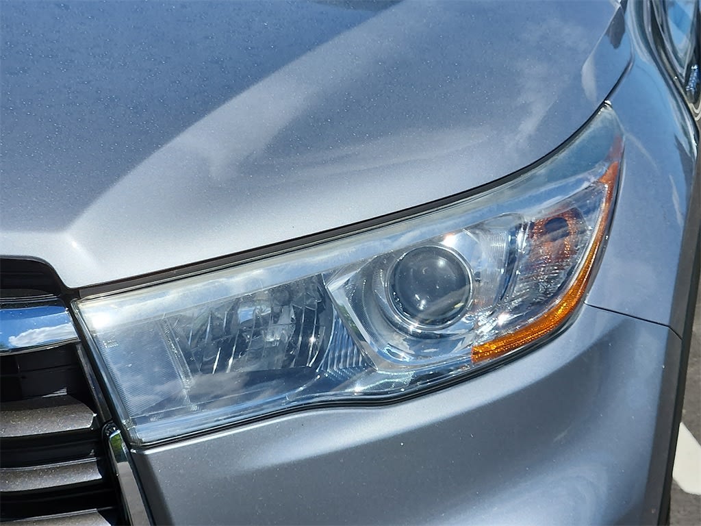 2015 Toyota Highlander Limited 19