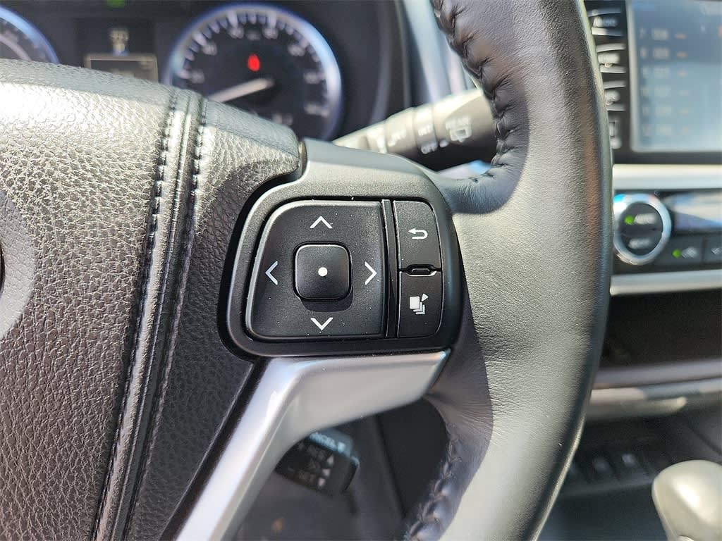2015 Toyota Highlander Limited 24