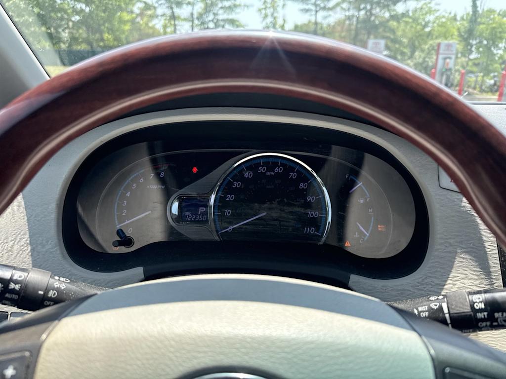 Thumbnail: 2012 Toyota Sienna - 15