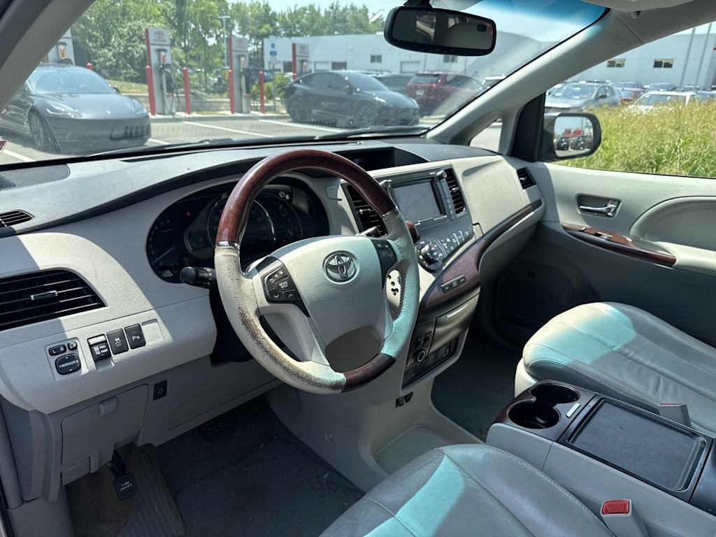 Thumbnail: 2012 Toyota Sienna - 2