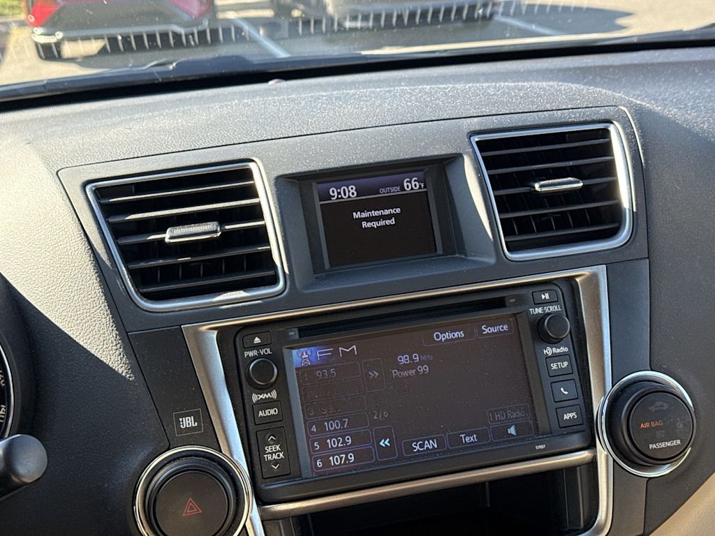 Thumbnail: 2013 Toyota Highlander - 10
