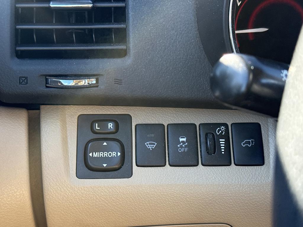Thumbnail: 2013 Toyota Highlander - 17