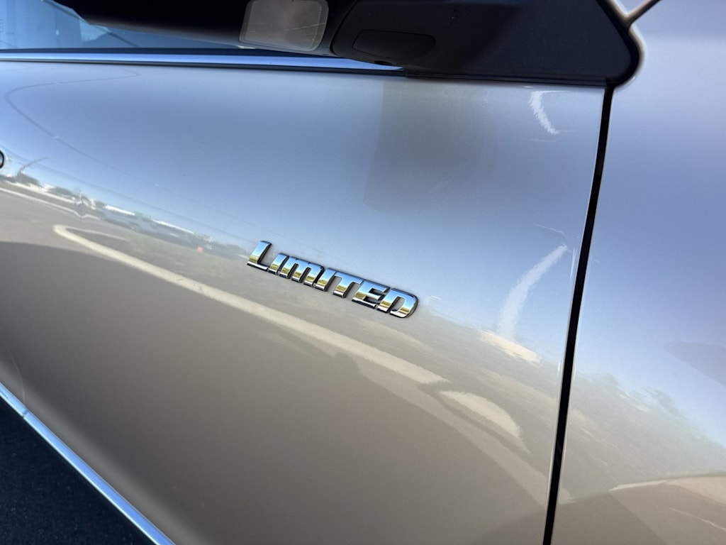Thumbnail: 2013 Toyota Highlander - 5