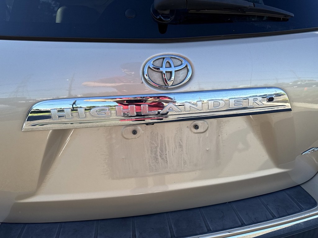 Thumbnail: 2013 Toyota Highlander - 15