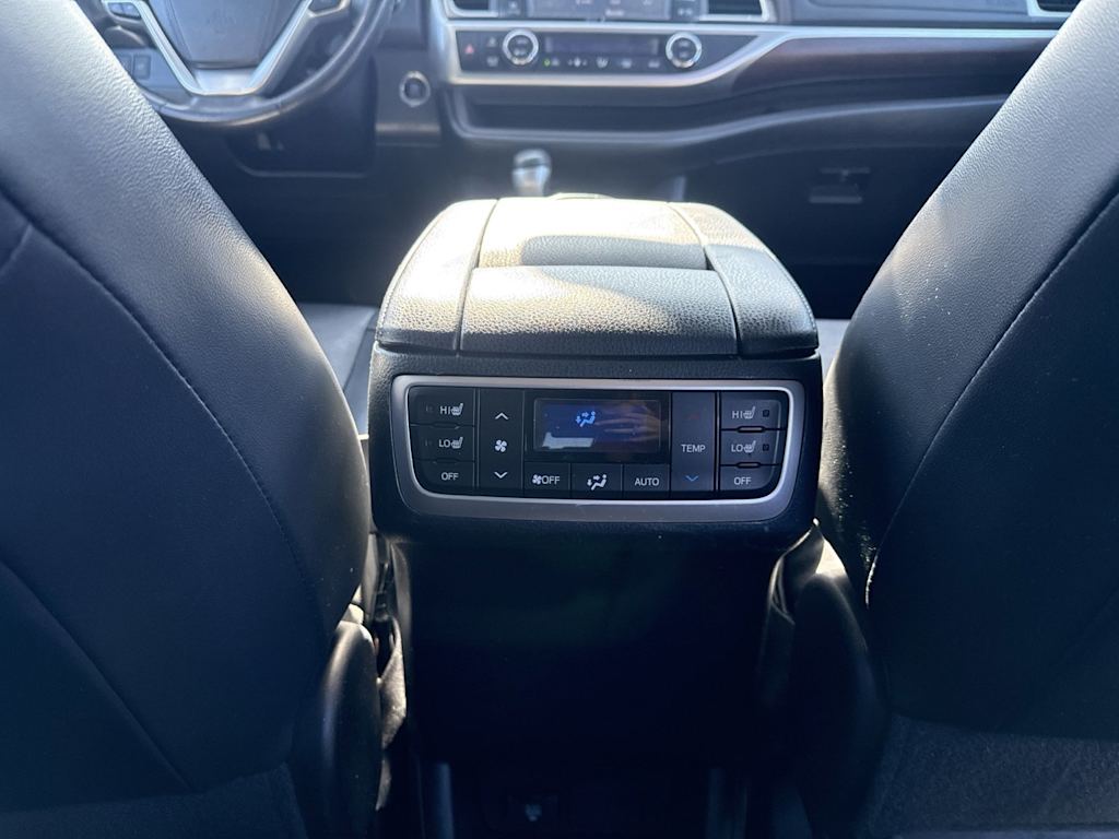 Thumbnail: 2015 Toyota Highlander - 24