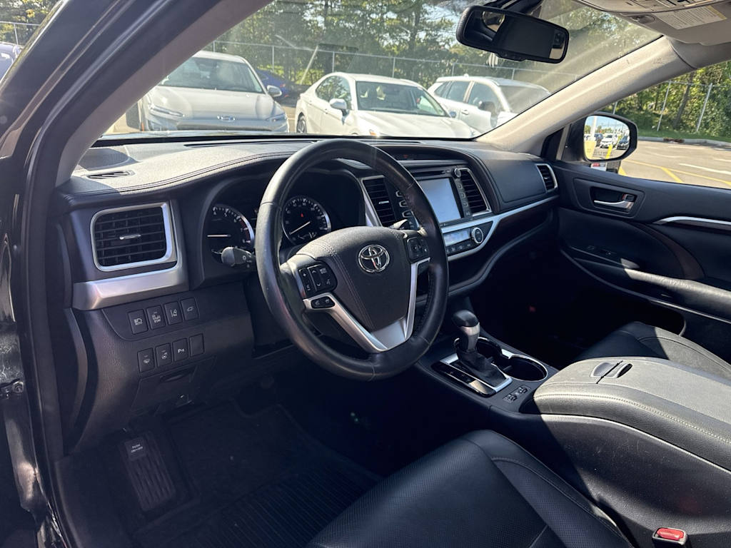 Thumbnail: 2015 Toyota Highlander - 2