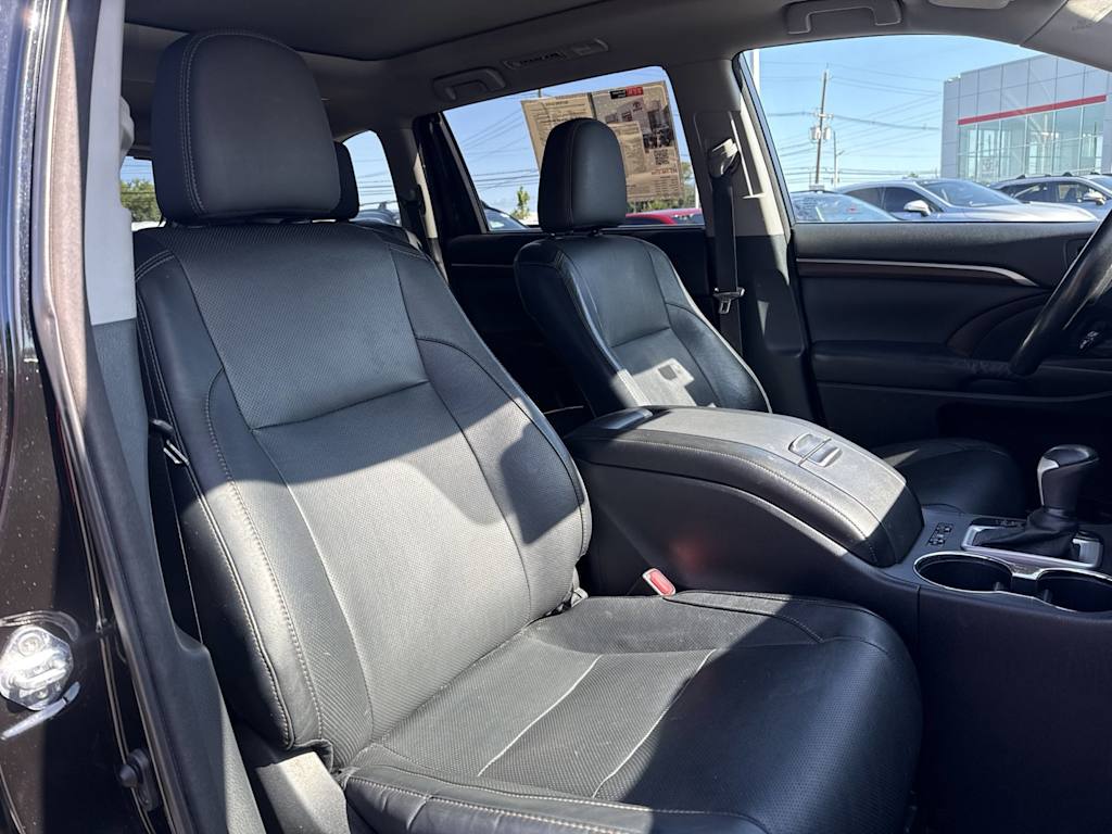 Thumbnail: 2015 Toyota Highlander - 10