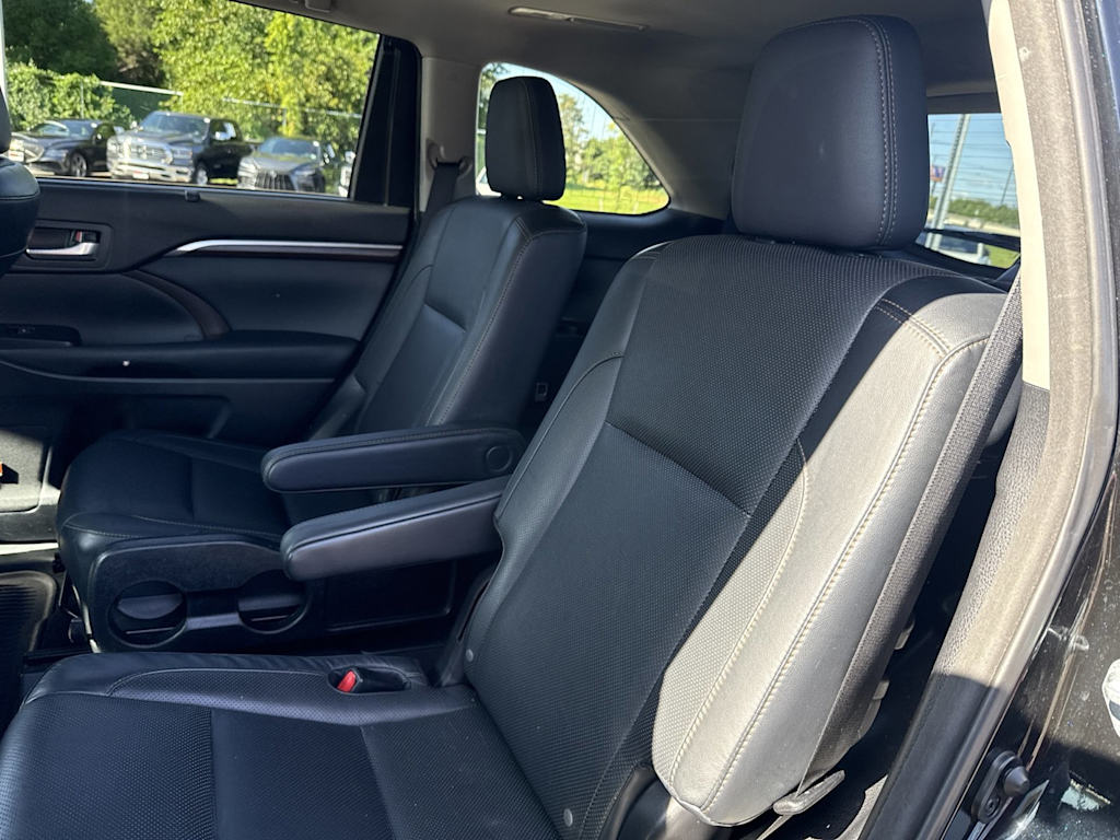 Thumbnail: 2015 Toyota Highlander - 11