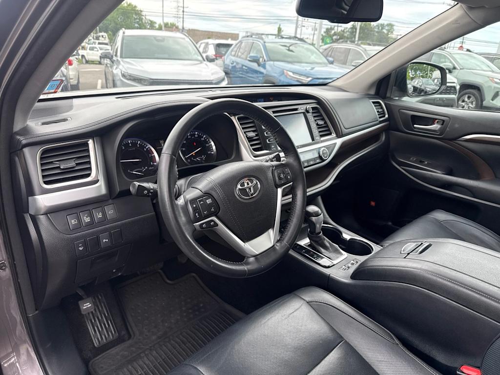 Thumbnail: 2015 Toyota Highlander - 2