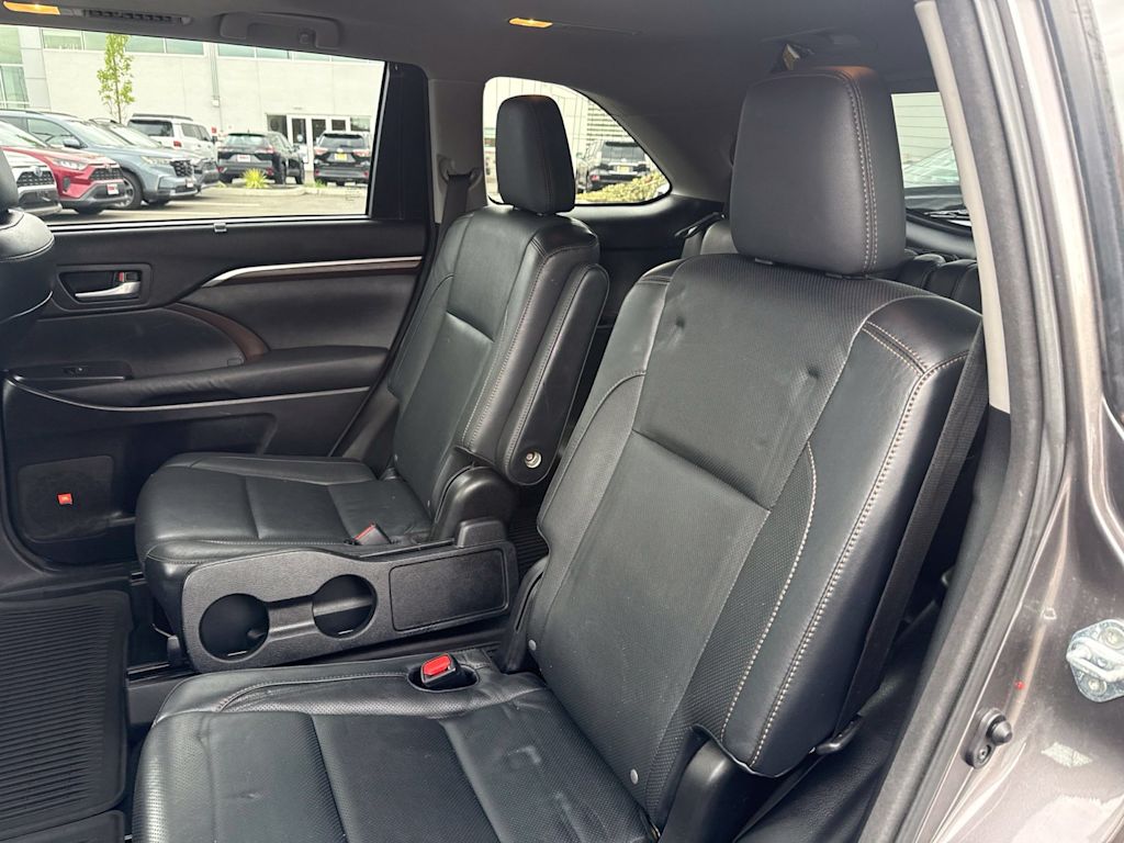 Thumbnail: 2015 Toyota Highlander - 11