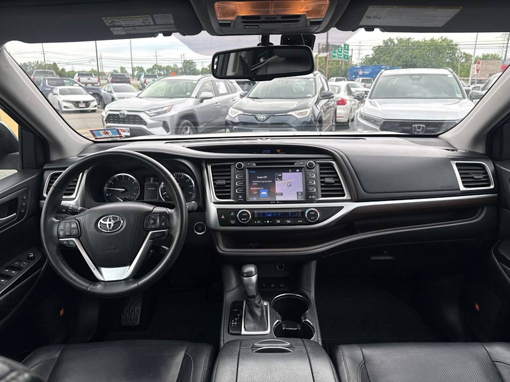 Thumbnail: 2015 Toyota Highlander - 13