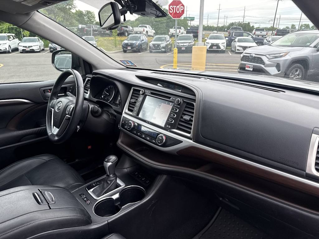 Thumbnail: 2015 Toyota Highlander - 7