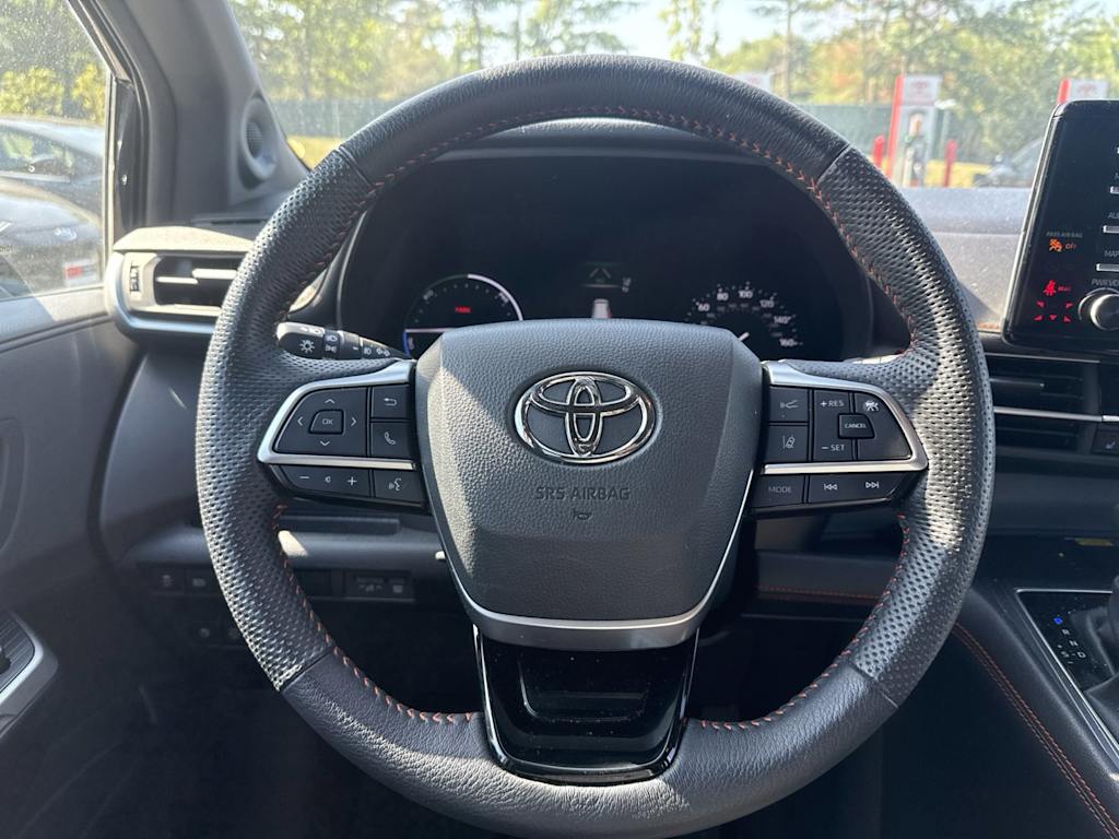 Thumbnail: 2023 Toyota Sienna - 11