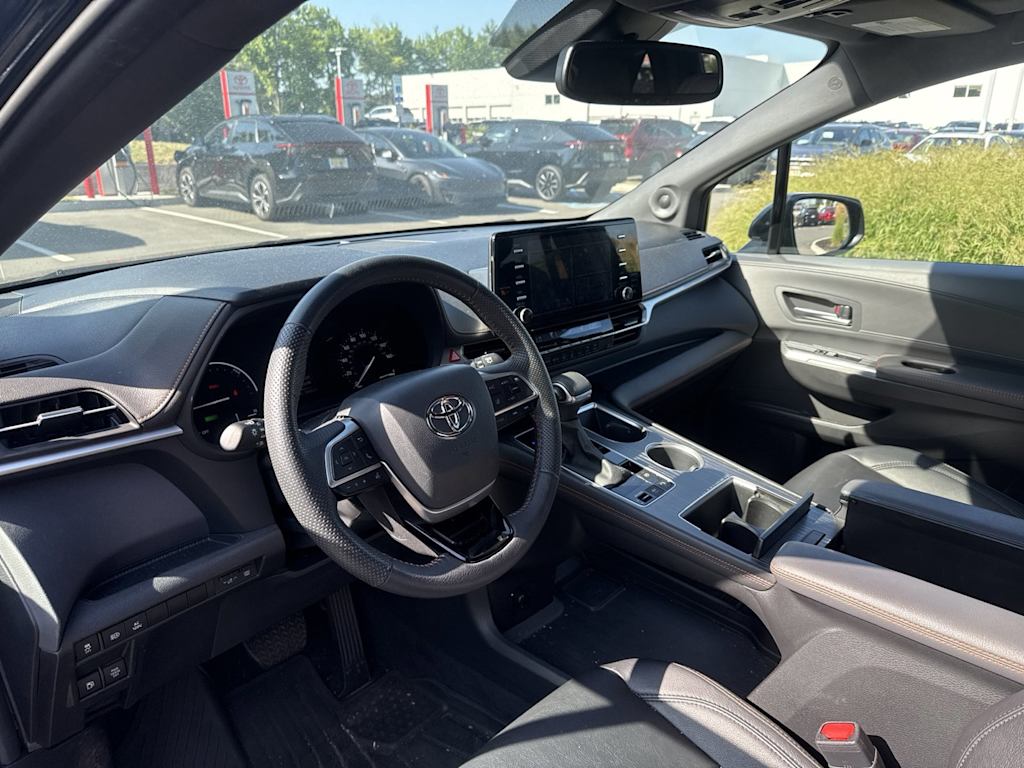 Thumbnail: 2023 Toyota Sienna - 2