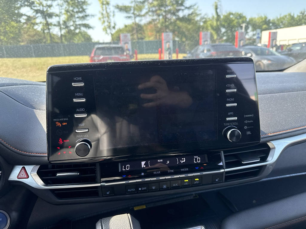 Thumbnail: 2023 Toyota Sienna - 13