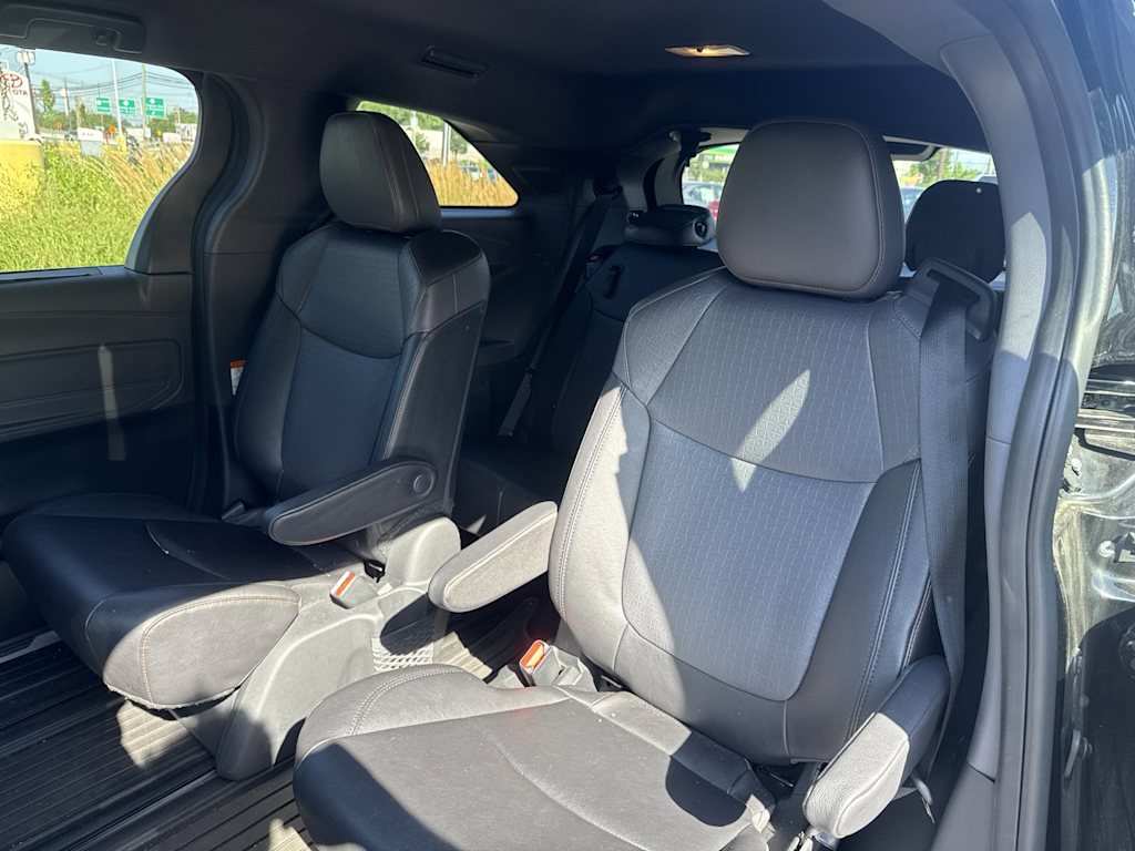 Thumbnail: 2023 Toyota Sienna - 10